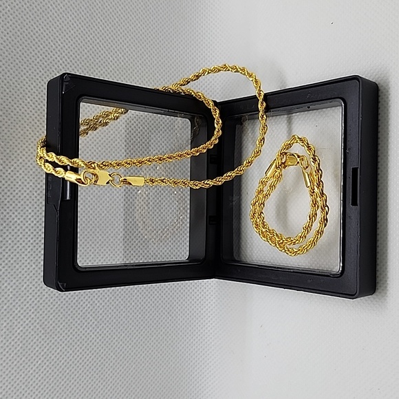 Gold Tone Necklace & Bracelet 2 Pc Set - Picture 9 of 9